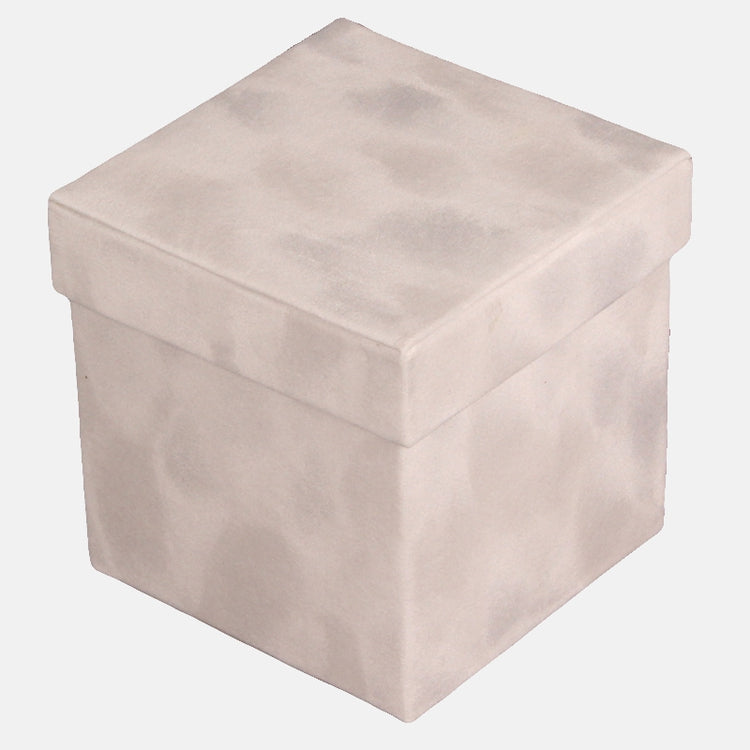 Valkoinen veleeripintainen koristelaatikko 12 cm - Tekokukat